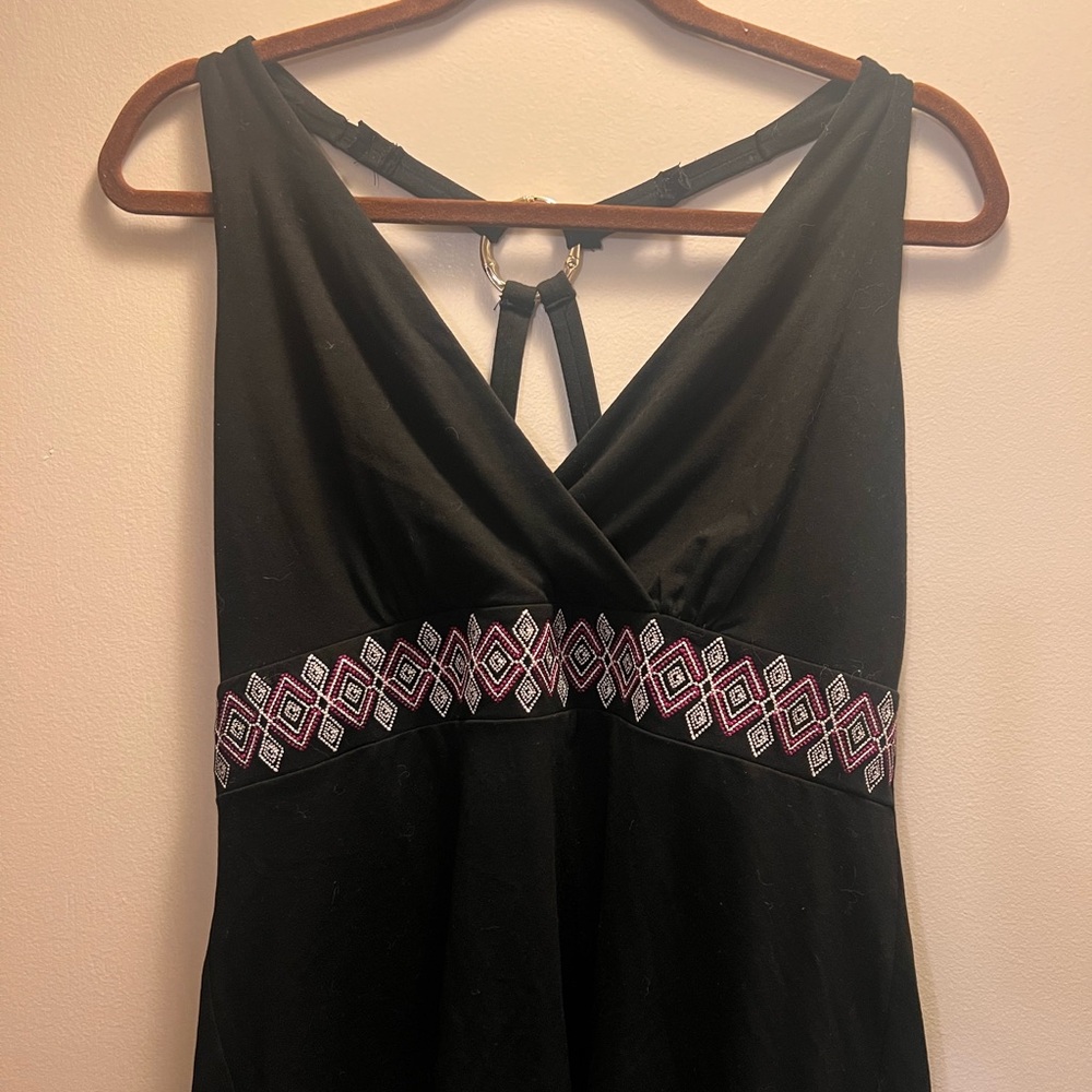 Black Sleeveless V-Neck Women’s Top with Embroidered Waistband